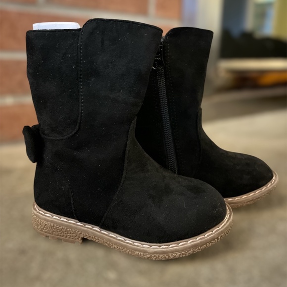 Cat and Jack Black Boots - Picture 1 of 5